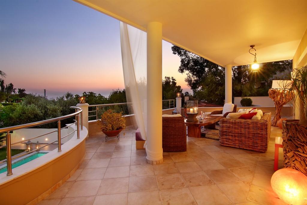 Luxury Villa Sea Melody Palaia Fokaia Bagian luar foto